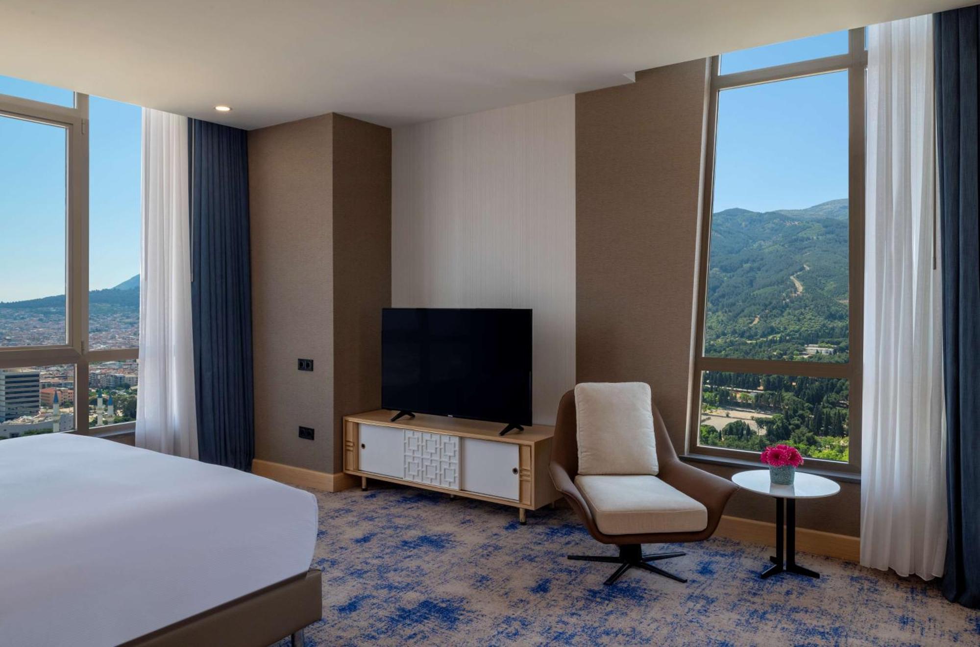 Doubletree By Hilton Manisa Hotell Eksteriør bilde