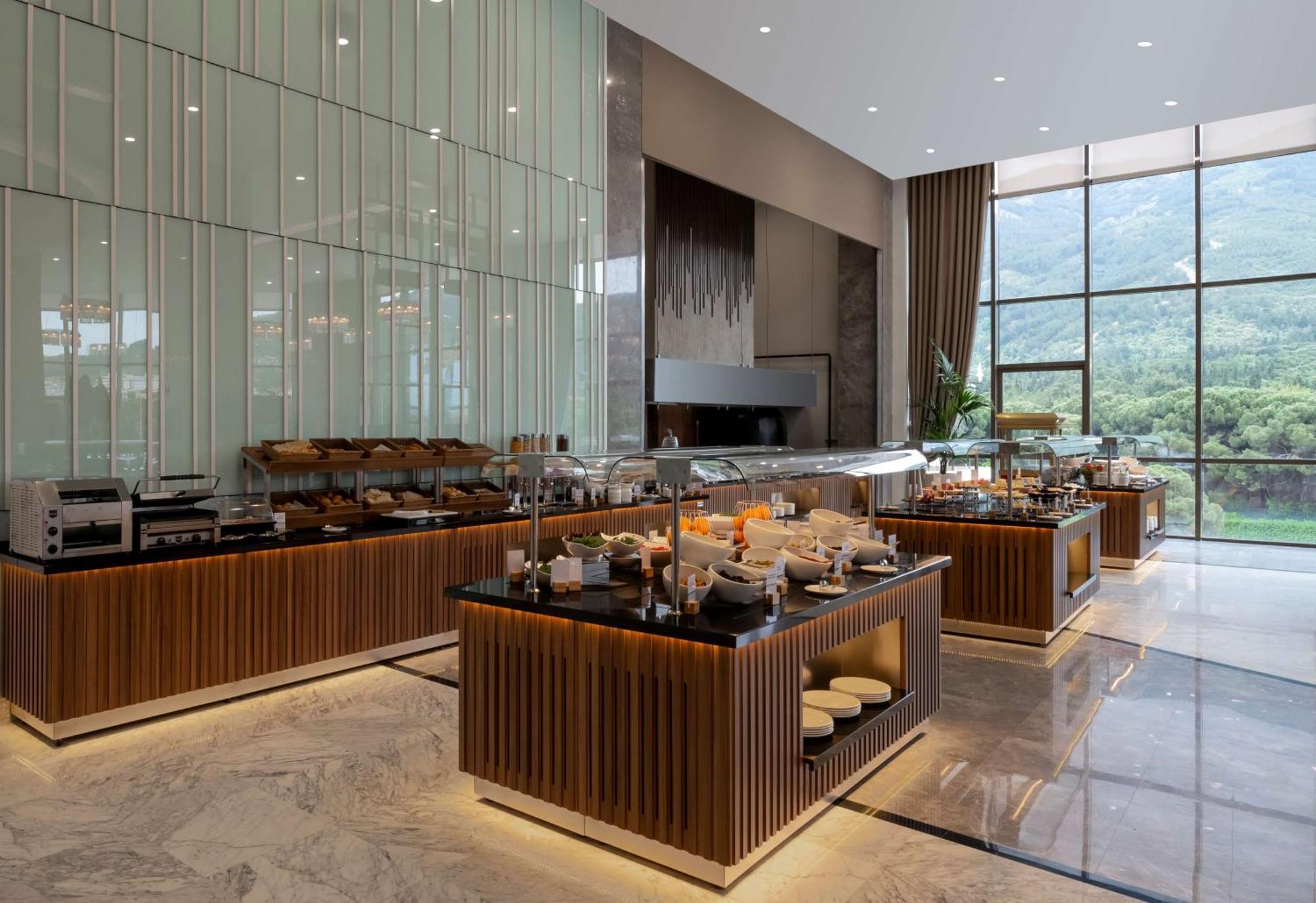 Doubletree By Hilton Manisa Hotell Eksteriør bilde