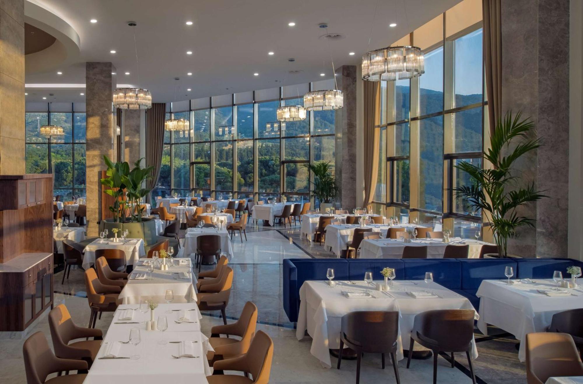 Doubletree By Hilton Manisa Hotell Eksteriør bilde