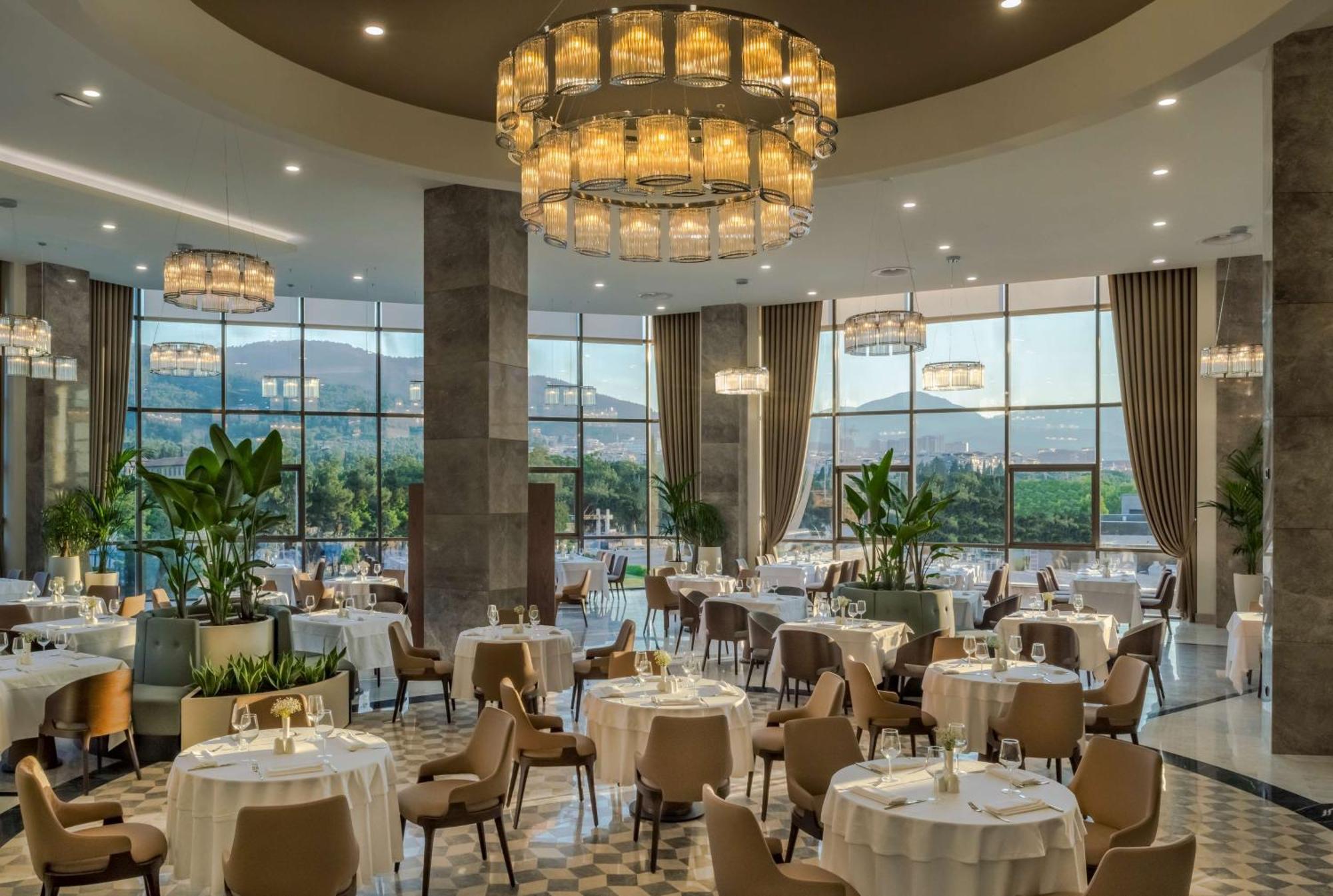 Doubletree By Hilton Manisa Hotell Eksteriør bilde