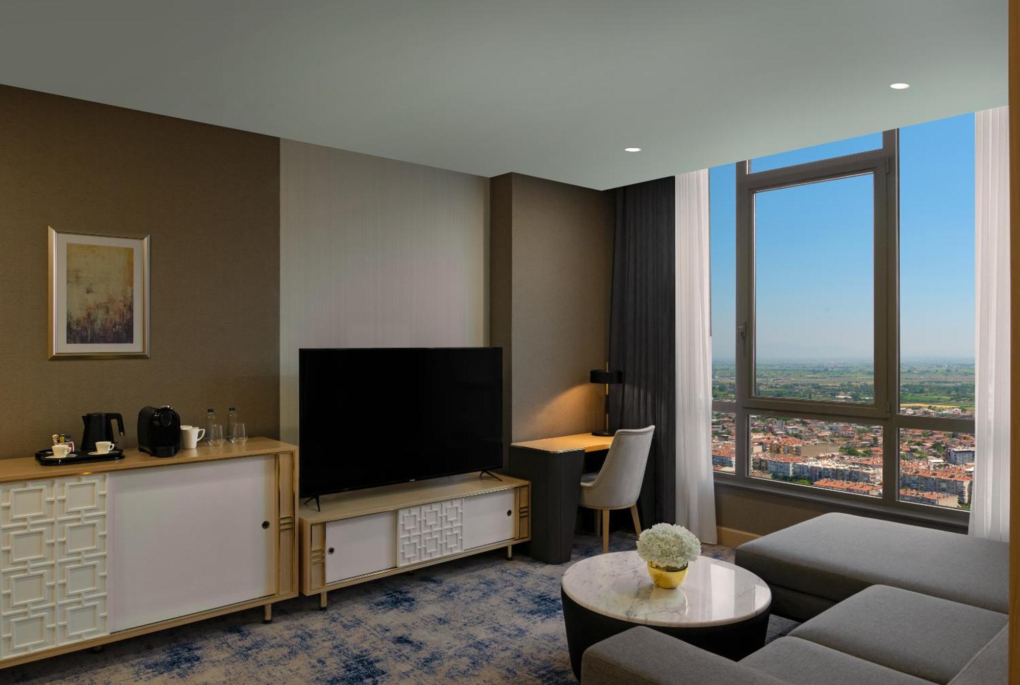 Doubletree By Hilton Manisa Hotell Eksteriør bilde